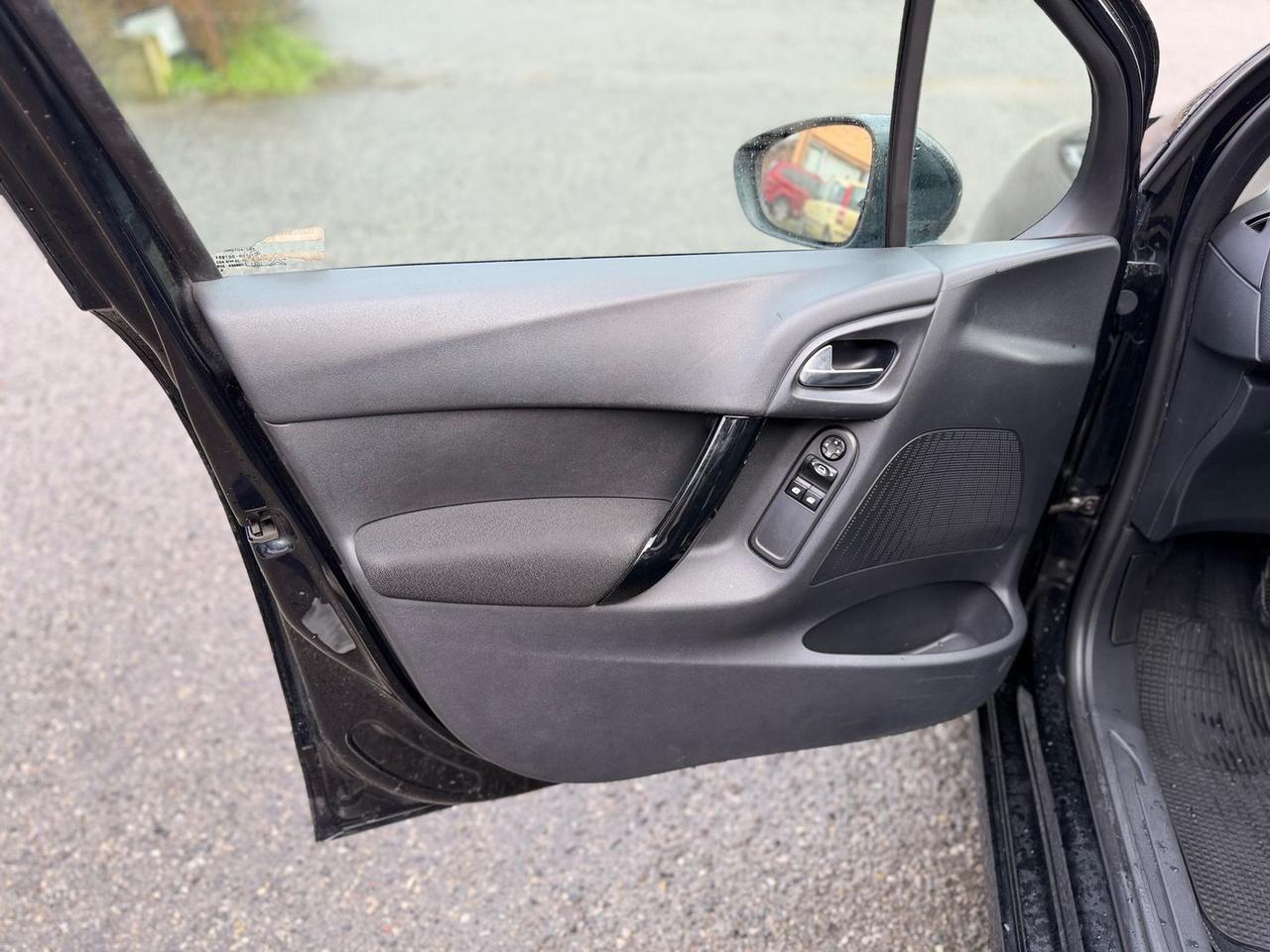 Citroen C3 Exclusive 1.4 HDi 70 #8923