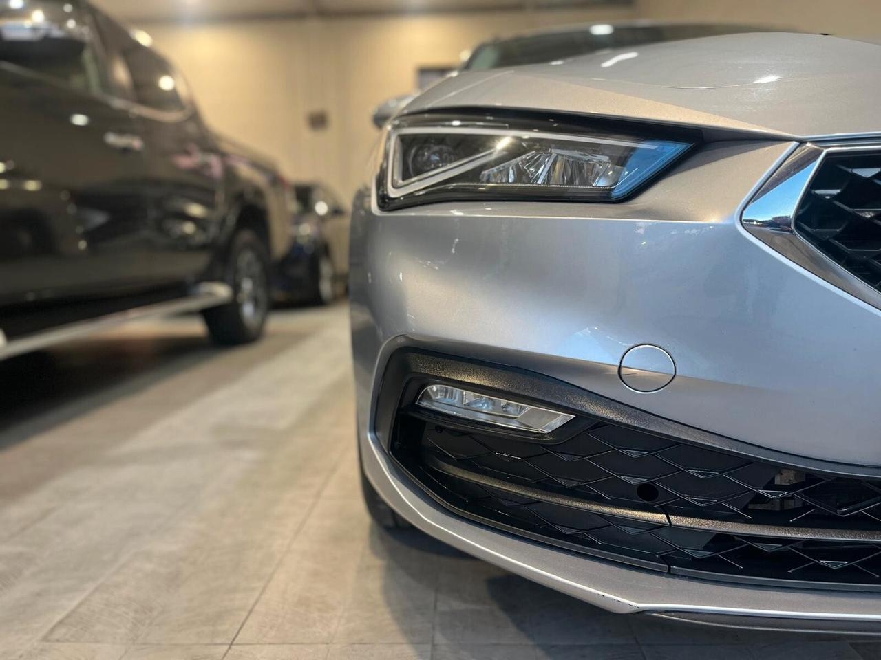 SEAT LEON SPORTSTOURER 2.0 TDI 150 CV DSG *2023* *UNICOPRO*