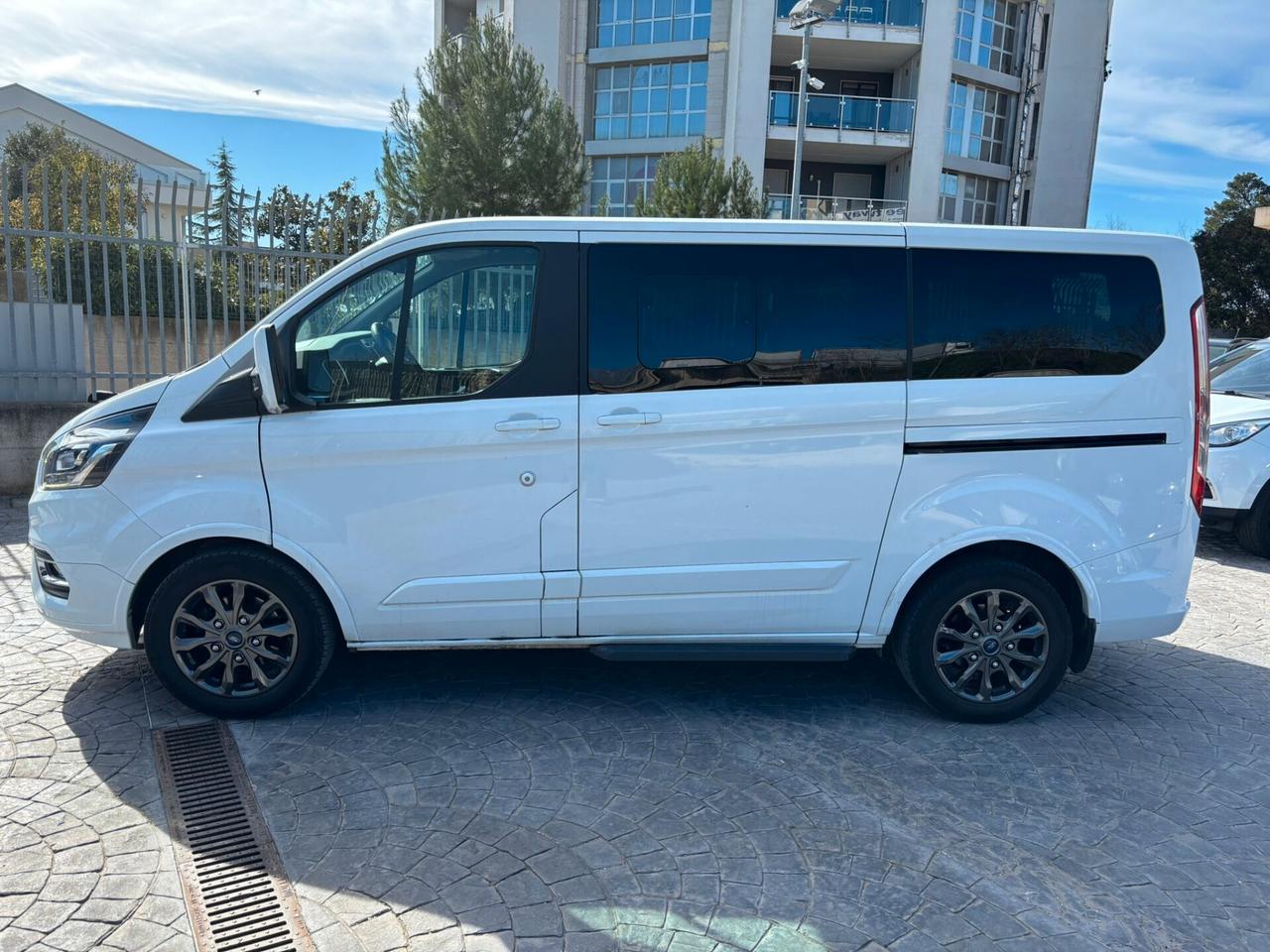 FORD TOURNEO CUSTOM 2.0d 185CV TITANIUM X