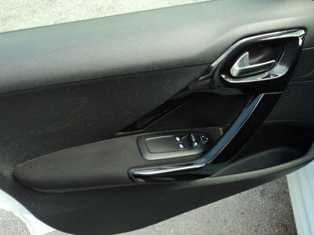 PEUGEOT 208 1.6 Allure