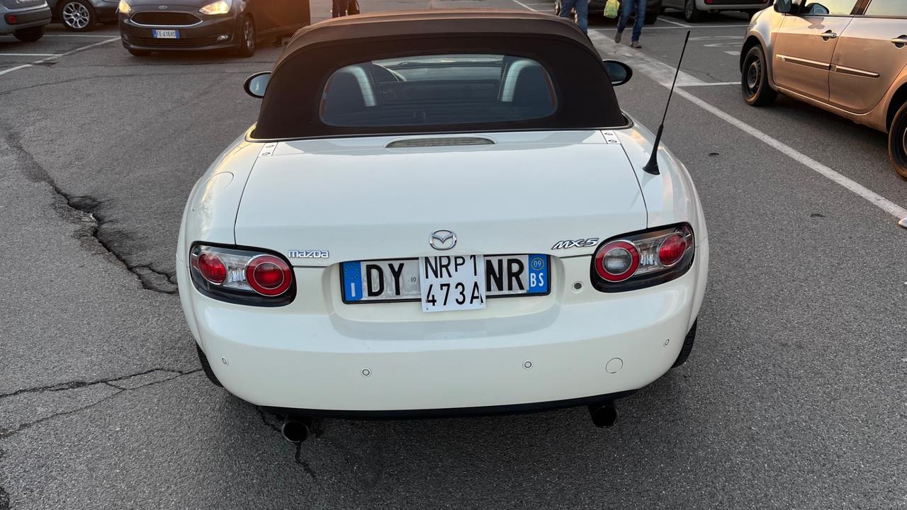 Mazda MX-5 Roadster Coupé 1.8L 16V Niseko