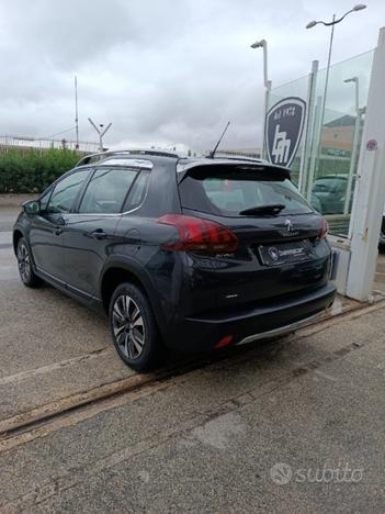 PEUGEOT 2008 BlueHDi 100 S&S Allure i.e