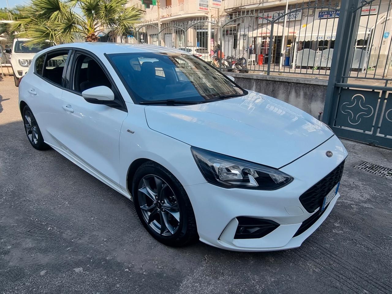 Ford Focus 1.0 EcoBoost Hybrid 125 CV 5p. ST-Line