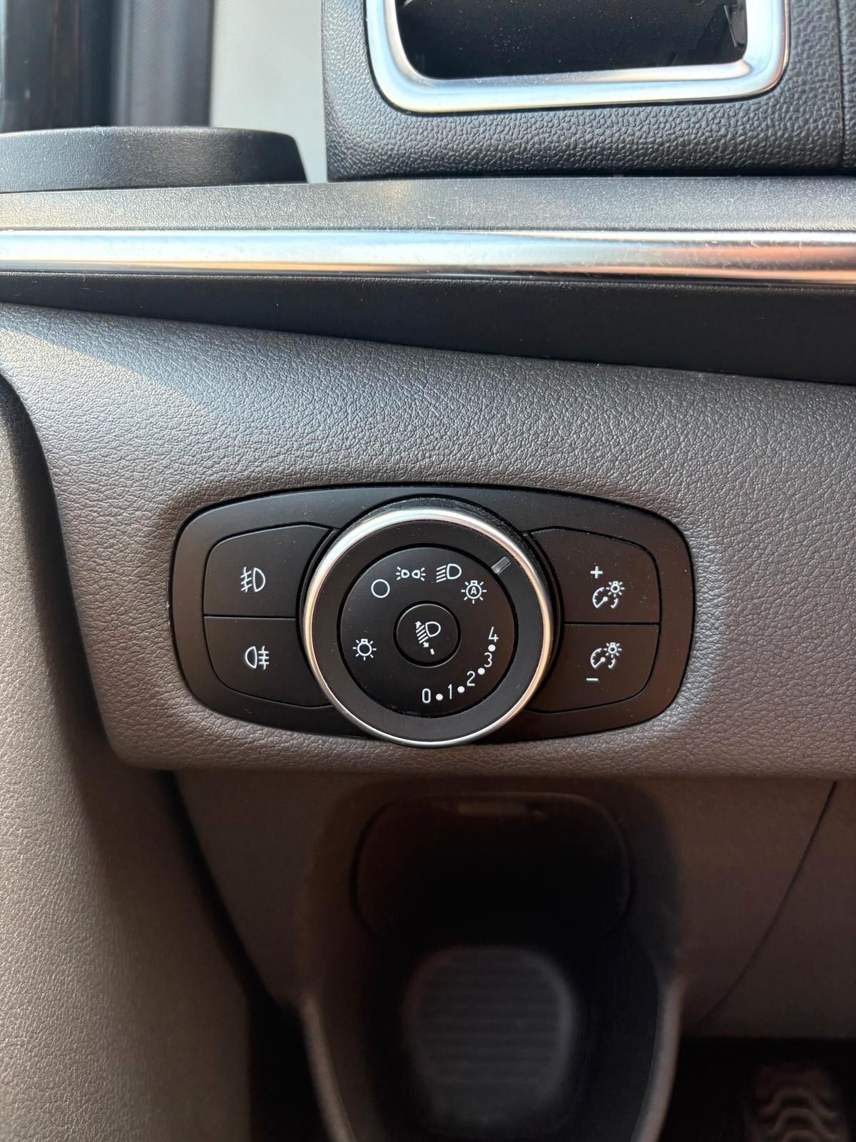 Ford Tourneo Custom FORD TOURNEO CUSTOM 2.0 131CV 8 POSTI TITANIUM - UNICO PROPRIETARIO