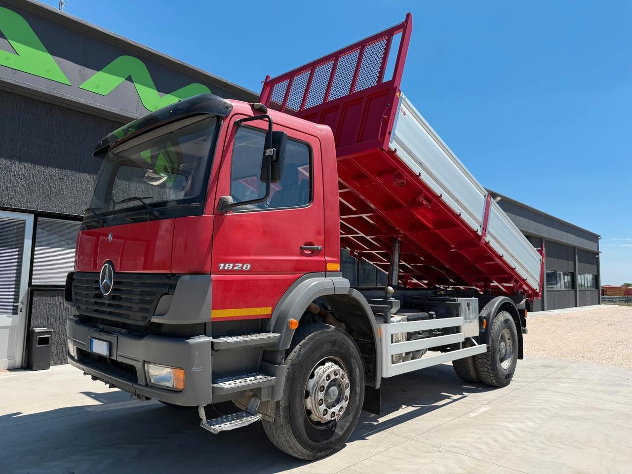 Mercedes Benz Atego 1828K ribaltabile trilaterale 4x2 EU3