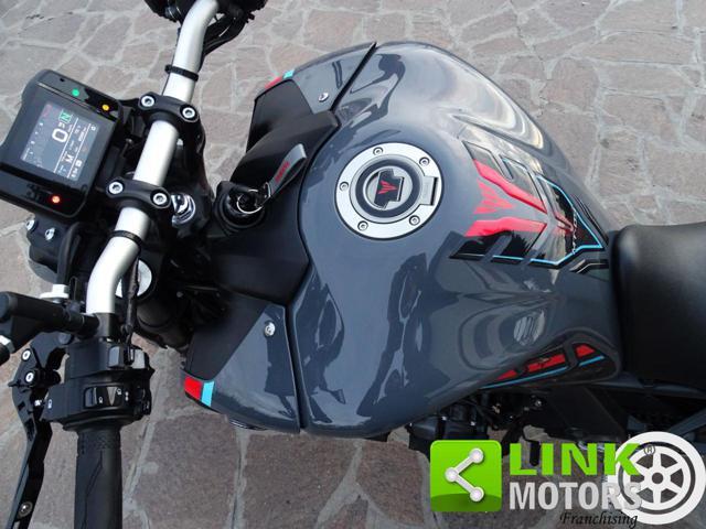 YAMAHA MT-09 -