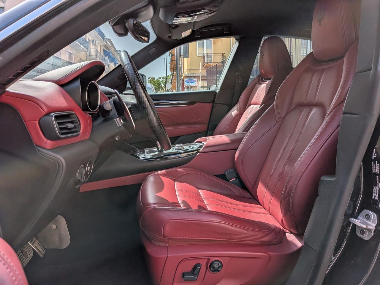 Maserati Levante V6 250cv Diesel AWD Gransport