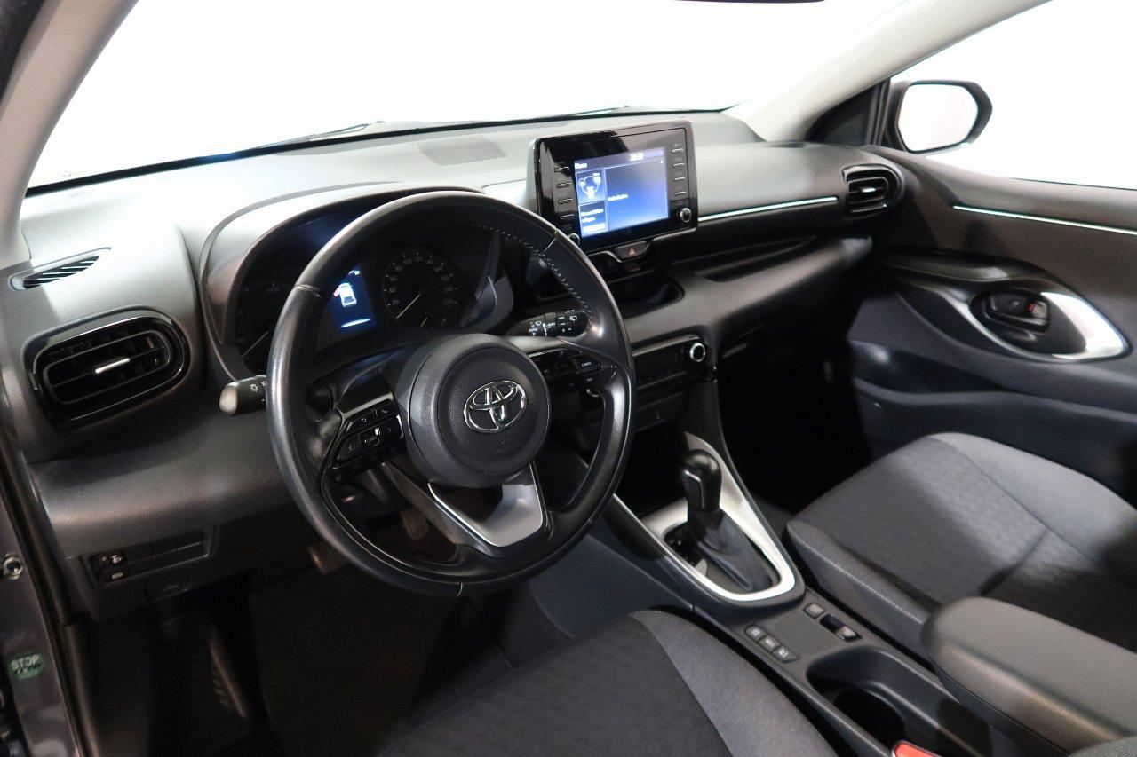 Toyota Yaris 1.5h Business # TELECAMERA # CAMBIO AUT #