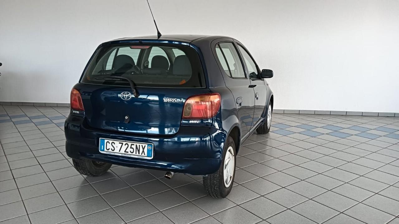Toyota Yaris 1.0i 16V cat 5 porte Sol