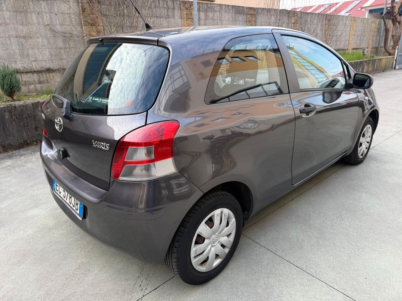 Toyota Yaris 1.0 3 porte Sol