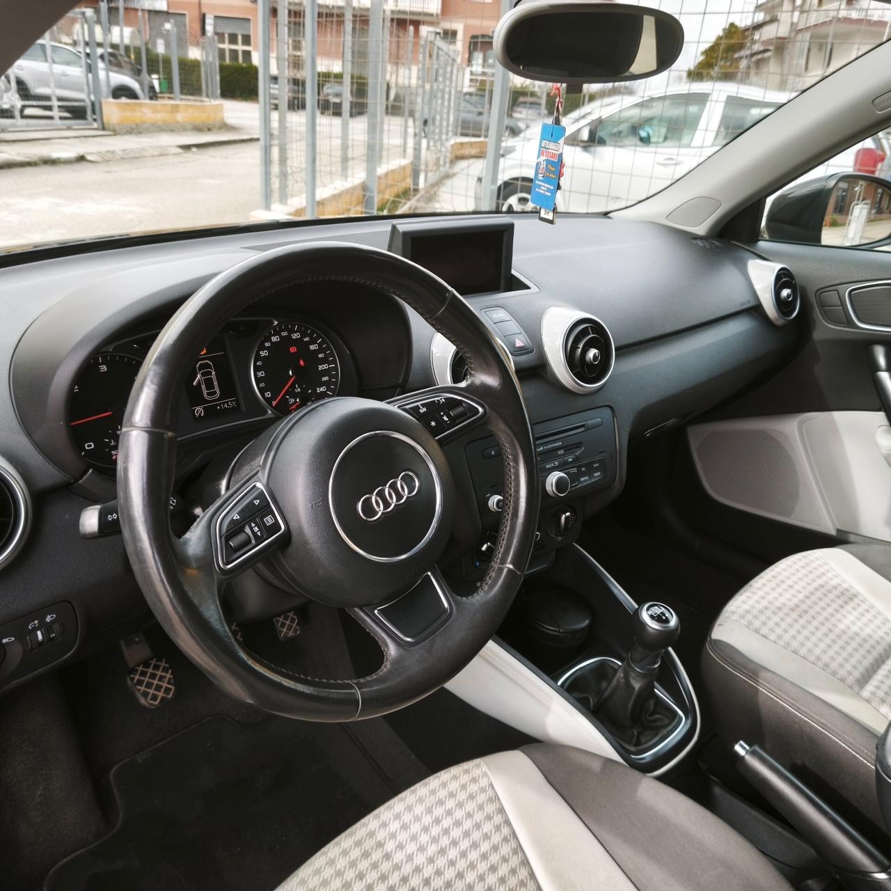 Audi A1 1.6 TDI 105 CV Ambition 3 p E5