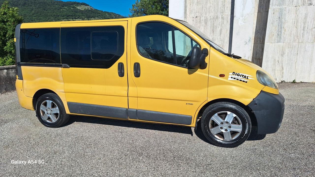 Opel Vivaro 29 2.5 DTI PC-TN Combi