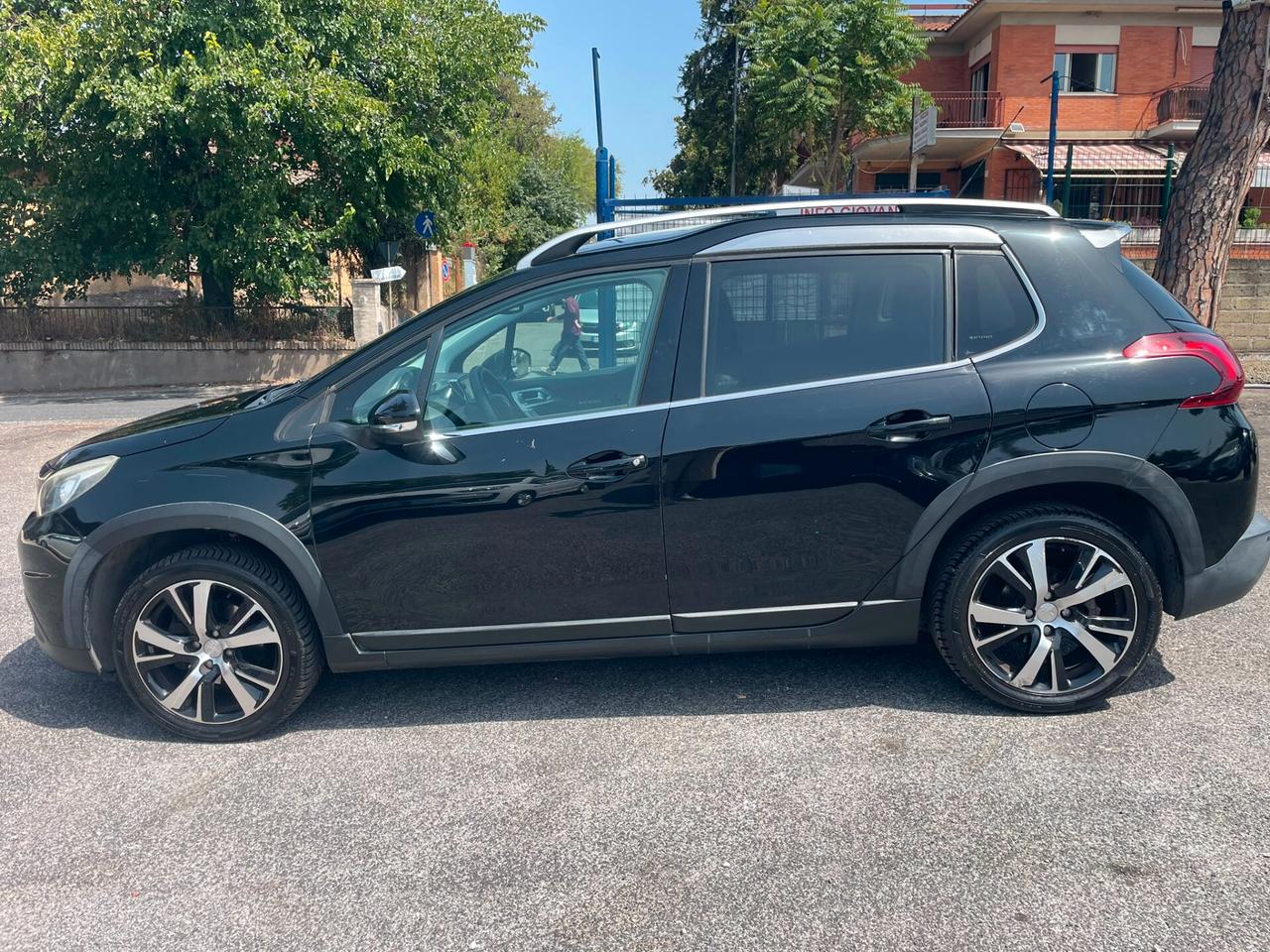 Peugeot 2008 BlueHDi 120 S&S Black Matt