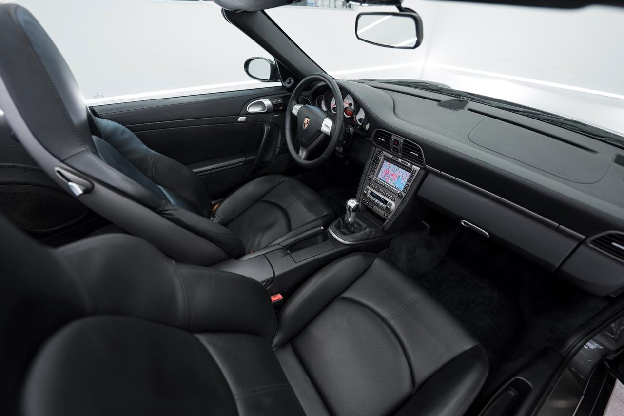 Porsche 911 Carrera 4 Cabriolet