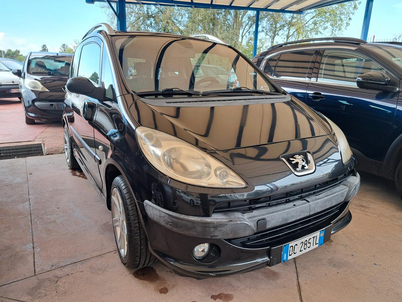 Peugeot 1007 1.4 BENZ.