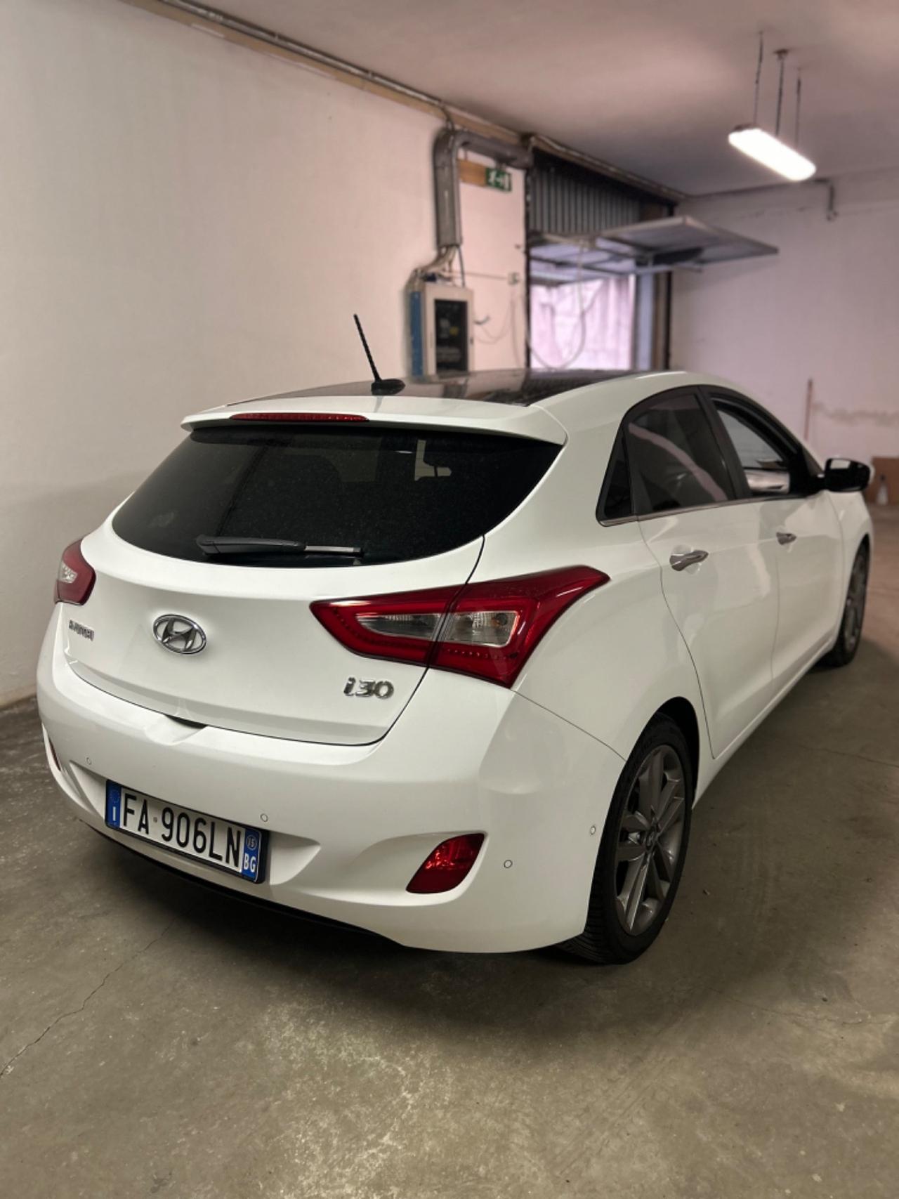 Hyundai i30 1.6 CRDi 5p. Comfort DCT