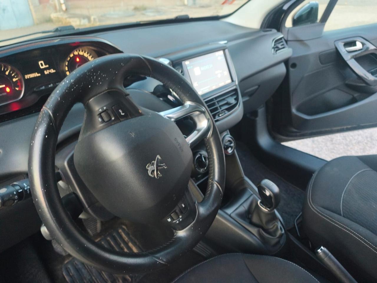 Peugeot 208 2019----1.2 Benzina Neopatentati
