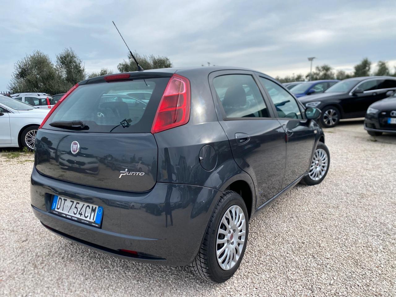 FIAT GRANDE PUNTO 1.2 BENZINA DYNAMIC 5P UNICO PROPIETARIO NEOPATENTATI