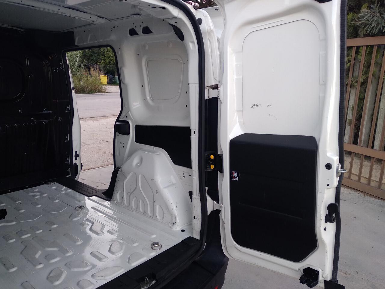 Opel Combo 1.6 CDTi 120CV