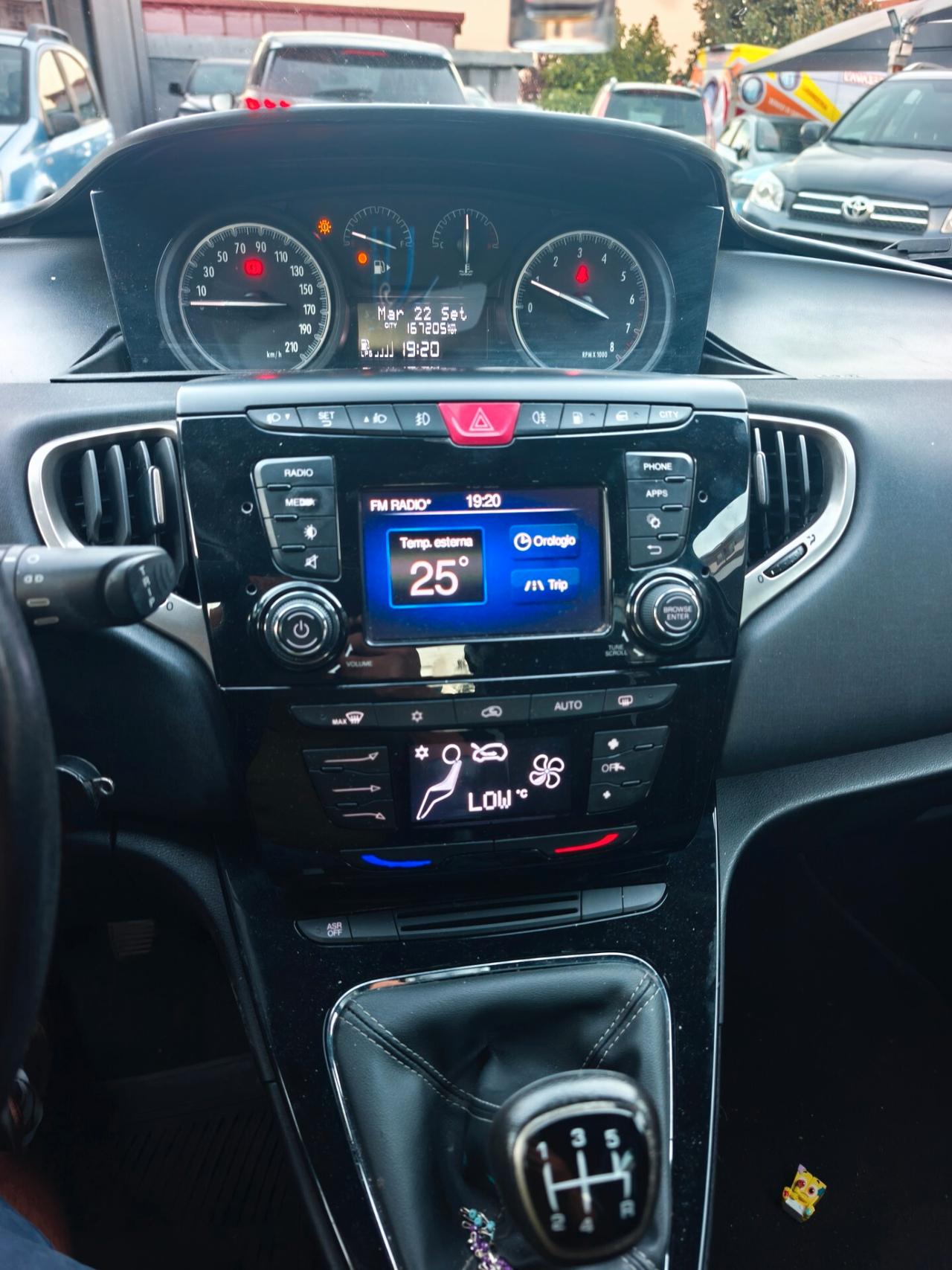 Lancia Ypsilon 1.2 69 CV 5 porte GPL Ecochic Unyca