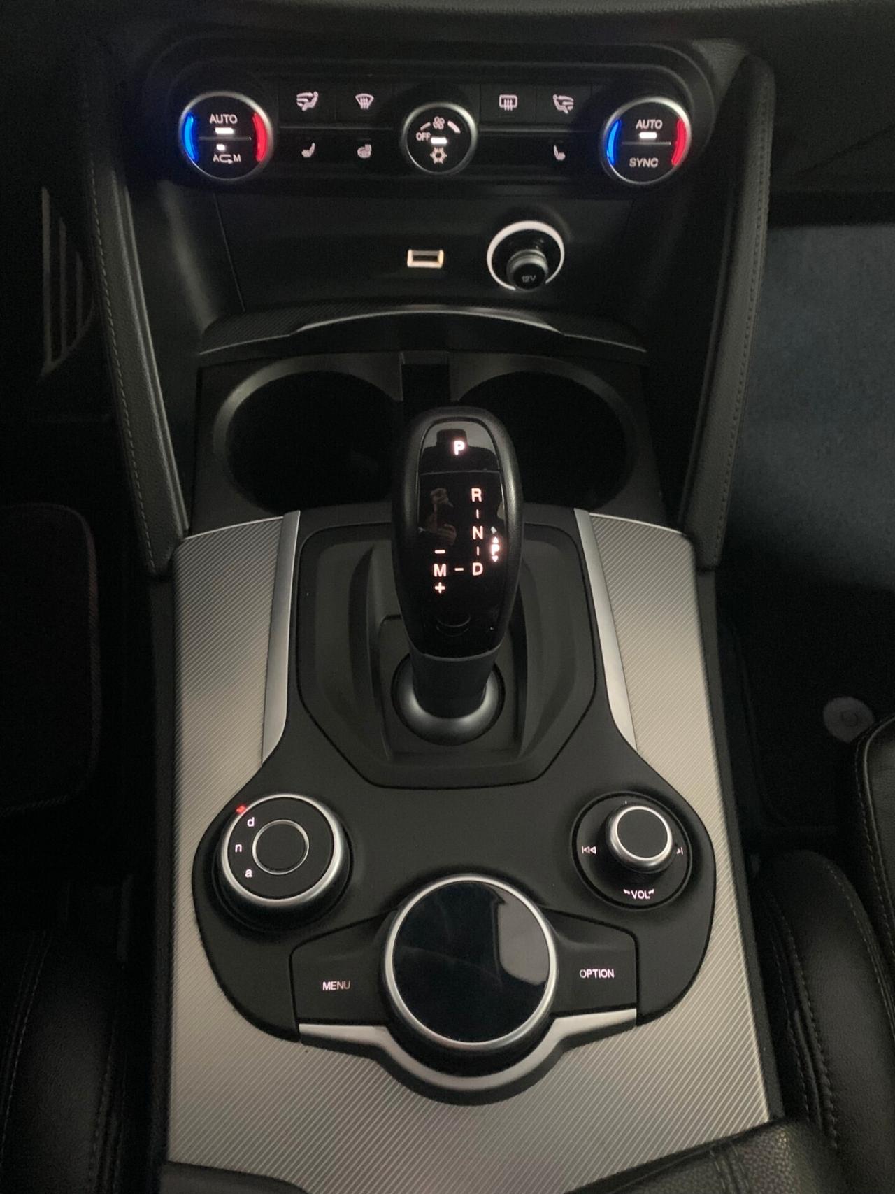Alfa Romeo Stelvio 2.2 Turbodiesel 210 CV AT8 Q4 Executive