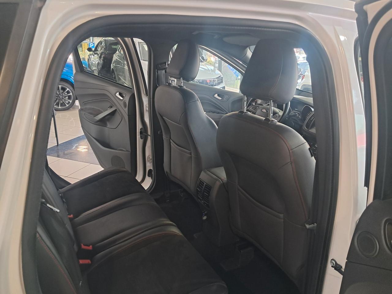Ford Kuga 1.5 TDCI 120 cv ST-Line