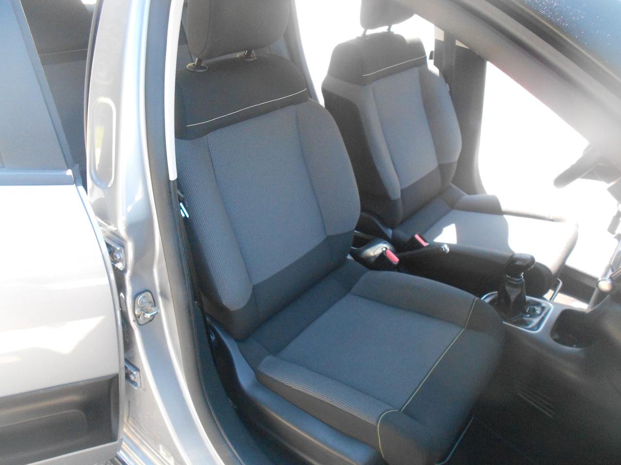 C3(my'23)1.2ie(BI-COLOR,LED,CRUISE,SENSORI)5posti