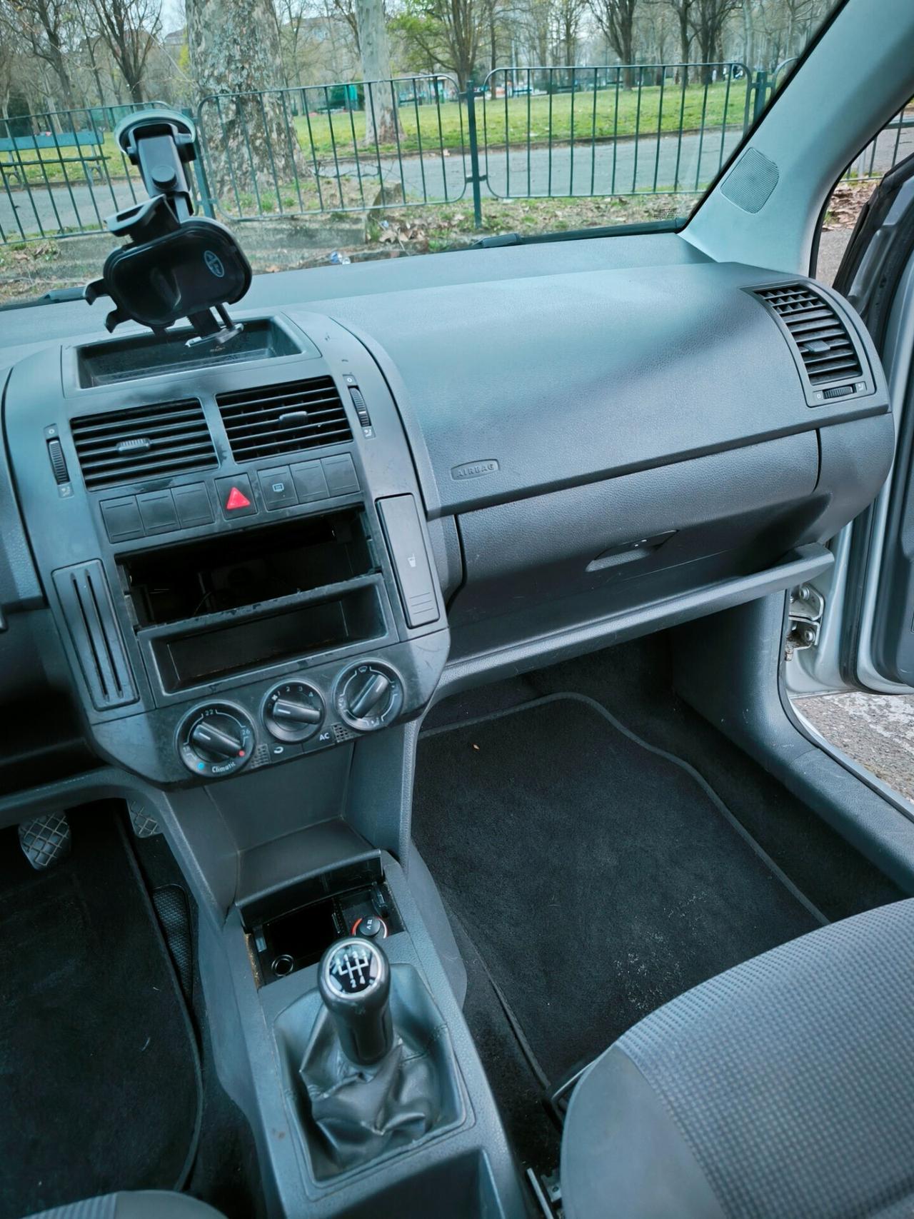 Volkswagen Polo 1.4/69CV TDI 5p. Sportline