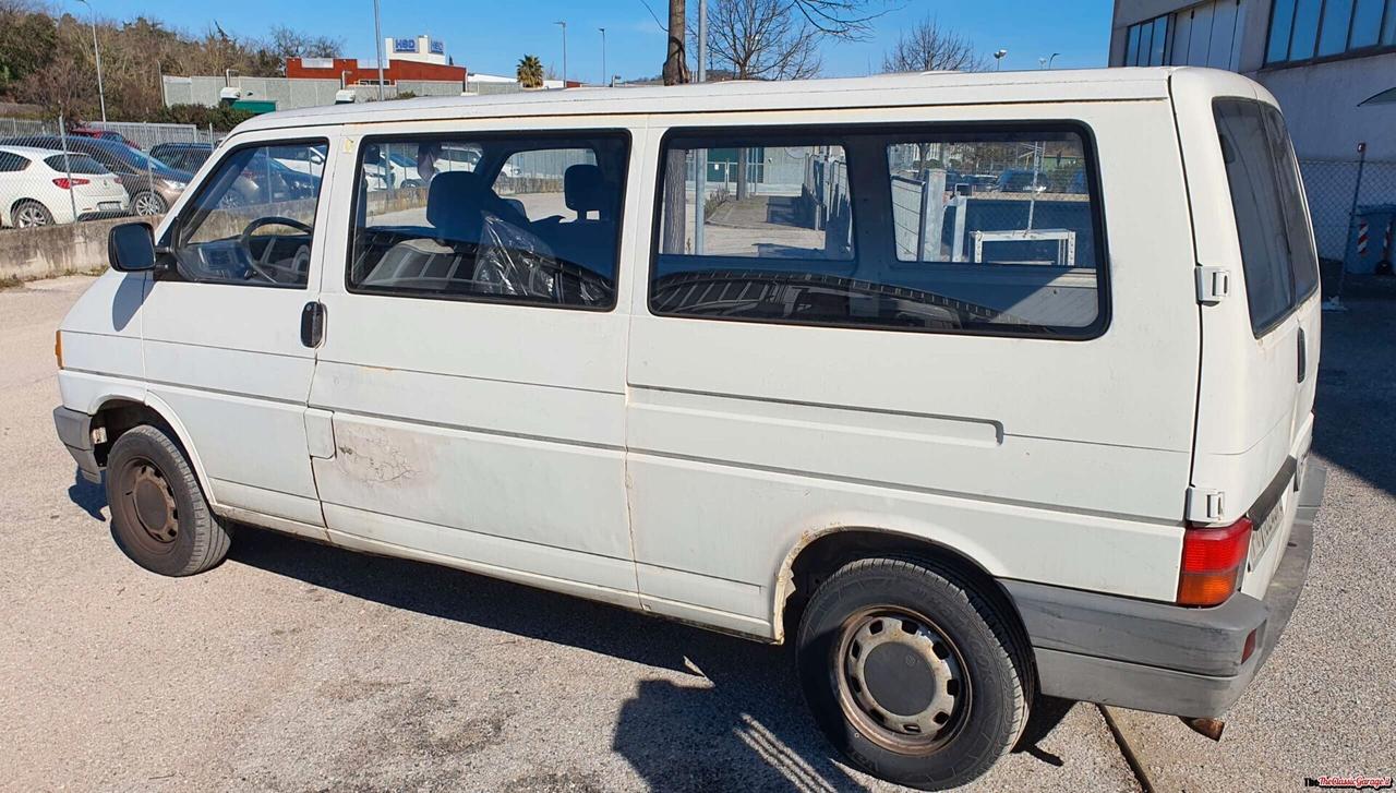 Volkswagen Transporter 2.4 D Vetrato Passo Lungo