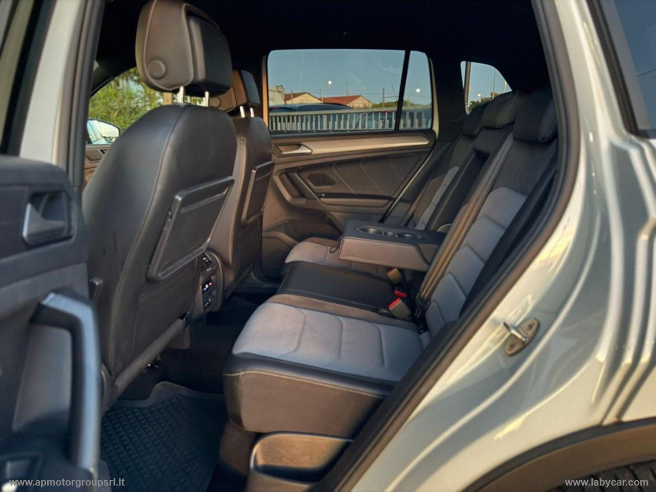 VOLKSWAGEN Tiguan 2.0 TDI 150CV SCR DSG R-Line BLUEMOTION TECHNOLOGY