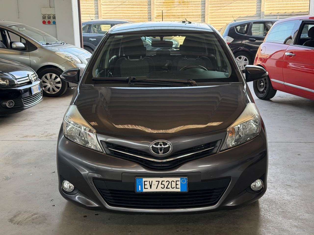 Toyota Yaris 1.0 5 porte Lounge