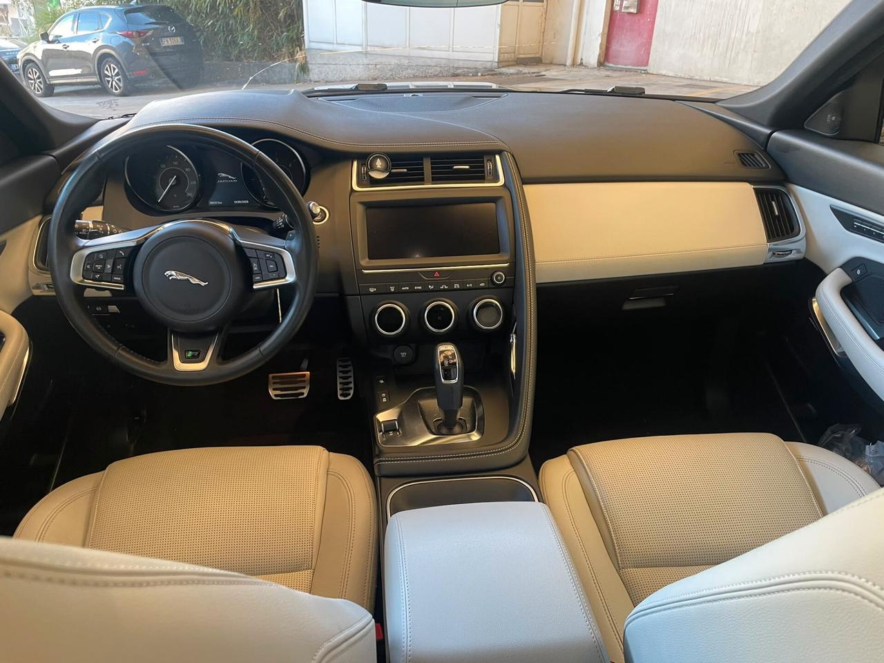 Jaguar E-Pace 2.0D 240 CV AWD aut. R-Dynamic SE