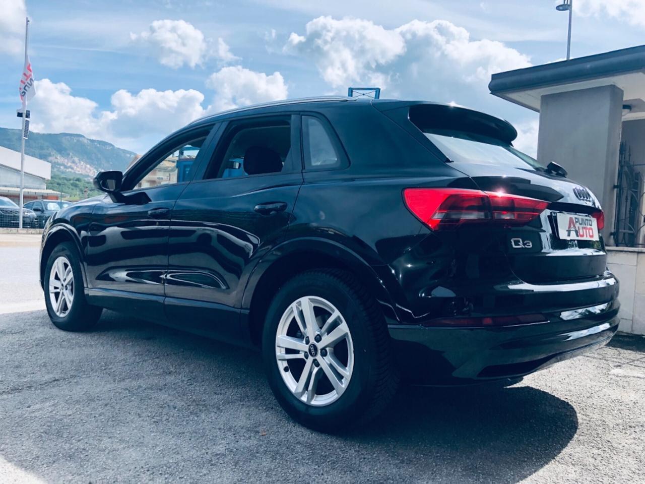 Audi Q3 35 TDI S tronic Business