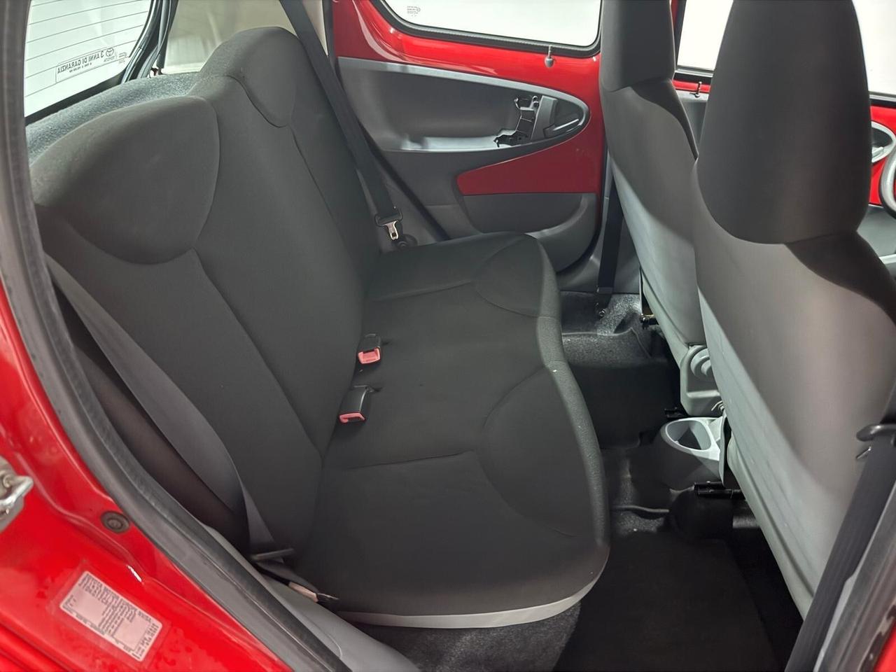 Toyota Aygo 1.0 12V VVT-i 5 porte Sol Connect