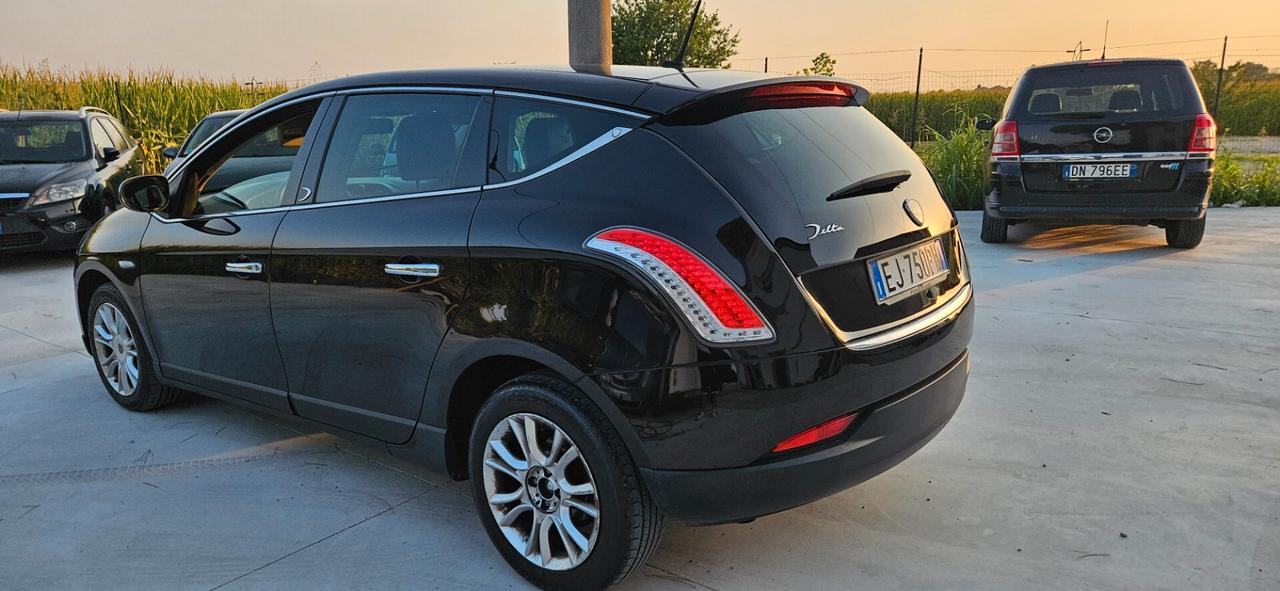 Lancia Delta 1.6 MJT DPF 105 CV Silver