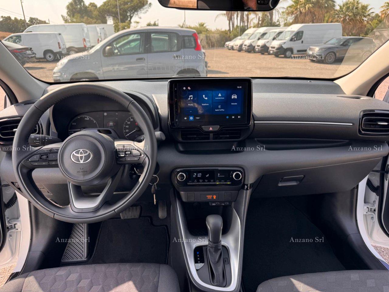 Toyota Yaris 1.5h 115 Icon NEOPATENTATI "PREZZO REALE NON LEGATO A FINANZIARIA"