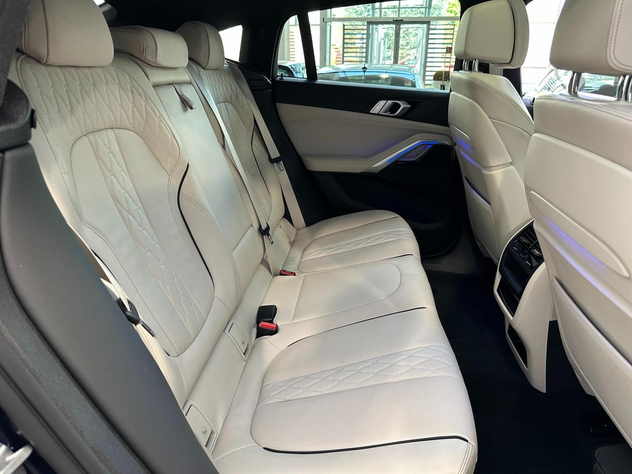 BMW X6 M 50d-Fari Laser-22"-Tetto-Camera 360-Individual-IVA