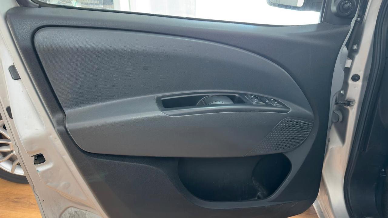 Fiat Doblo Doblò 2.0 MJT 16V Dynamic 7 POSTI