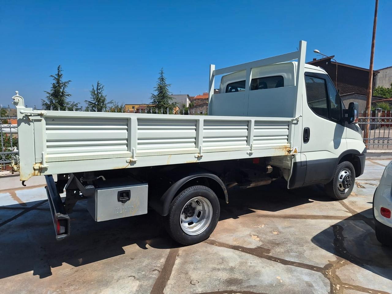 Iveco Daily 35S21 3.0 HPT PLM Cabinato-RIBALTABILE TRILATERALE