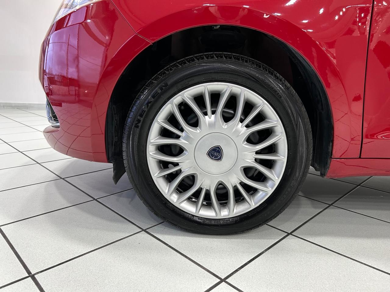 Lancia Ypsilon 1.2 69 CV 5 porte GPL Elefantino