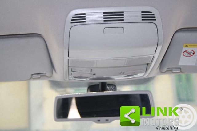VOLKSWAGEN Passat Var. 2.0 TDI Highline Blue M.Tech.