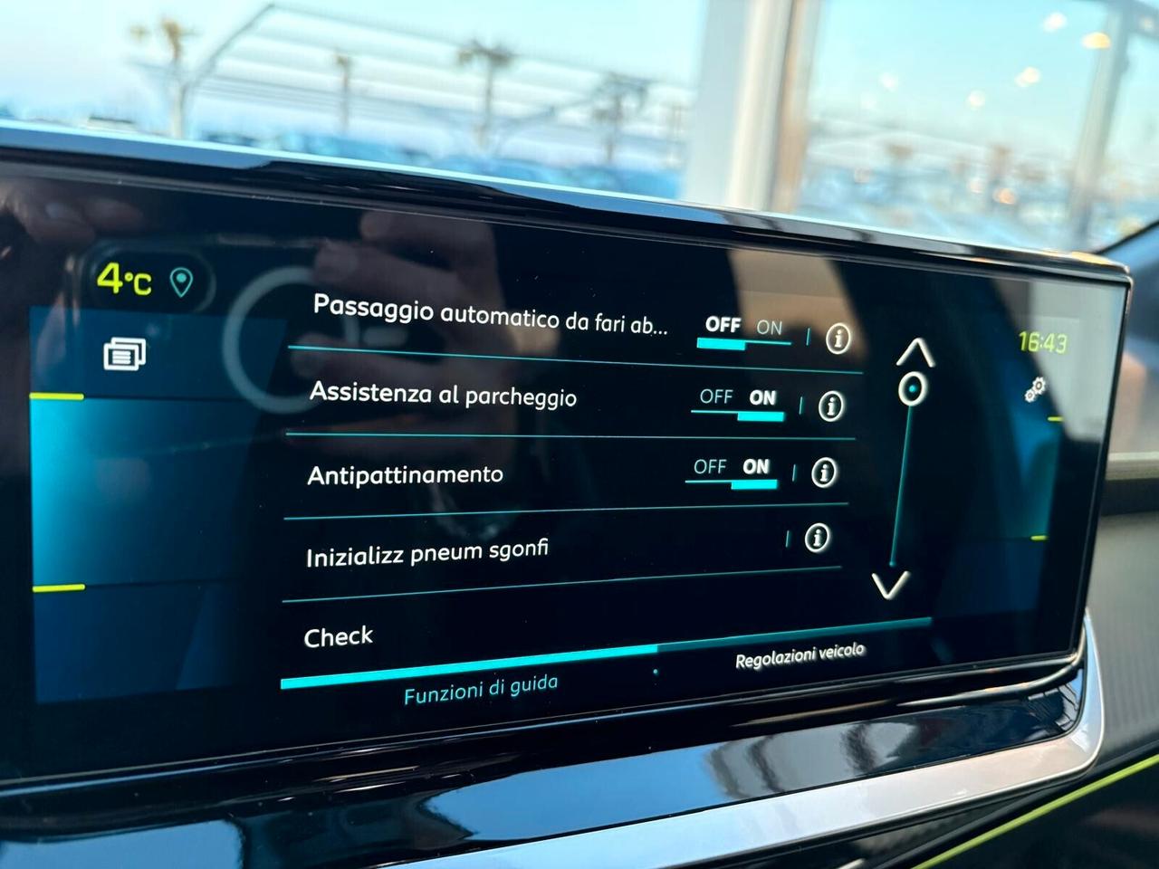 Peugeot 208 GT PACK motore elettrico 136 CV SPOTICAR