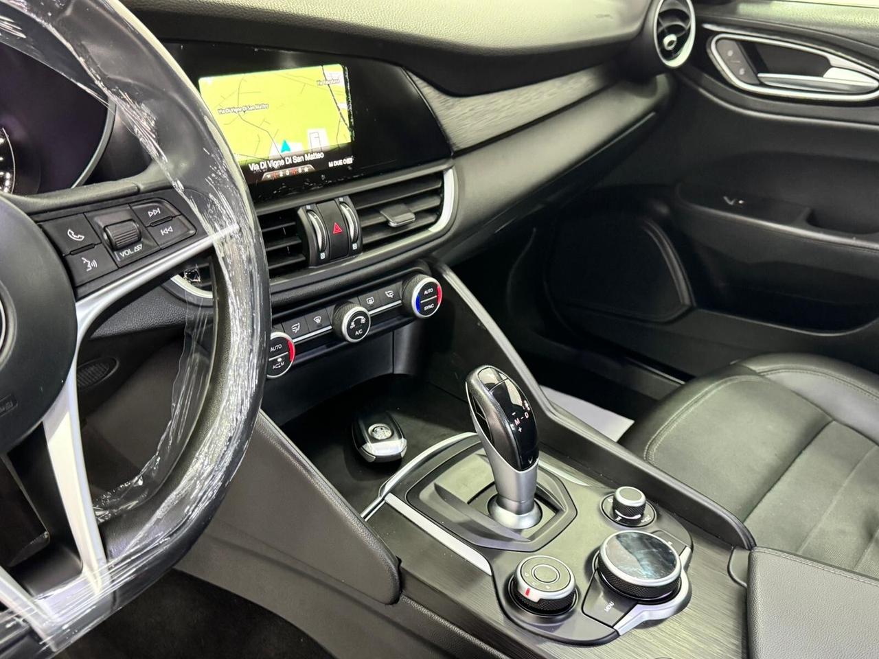 Alfa Romeo Giulia 2.2 Business Sport edition-180cv -AUTOM-GARANTITA-2018