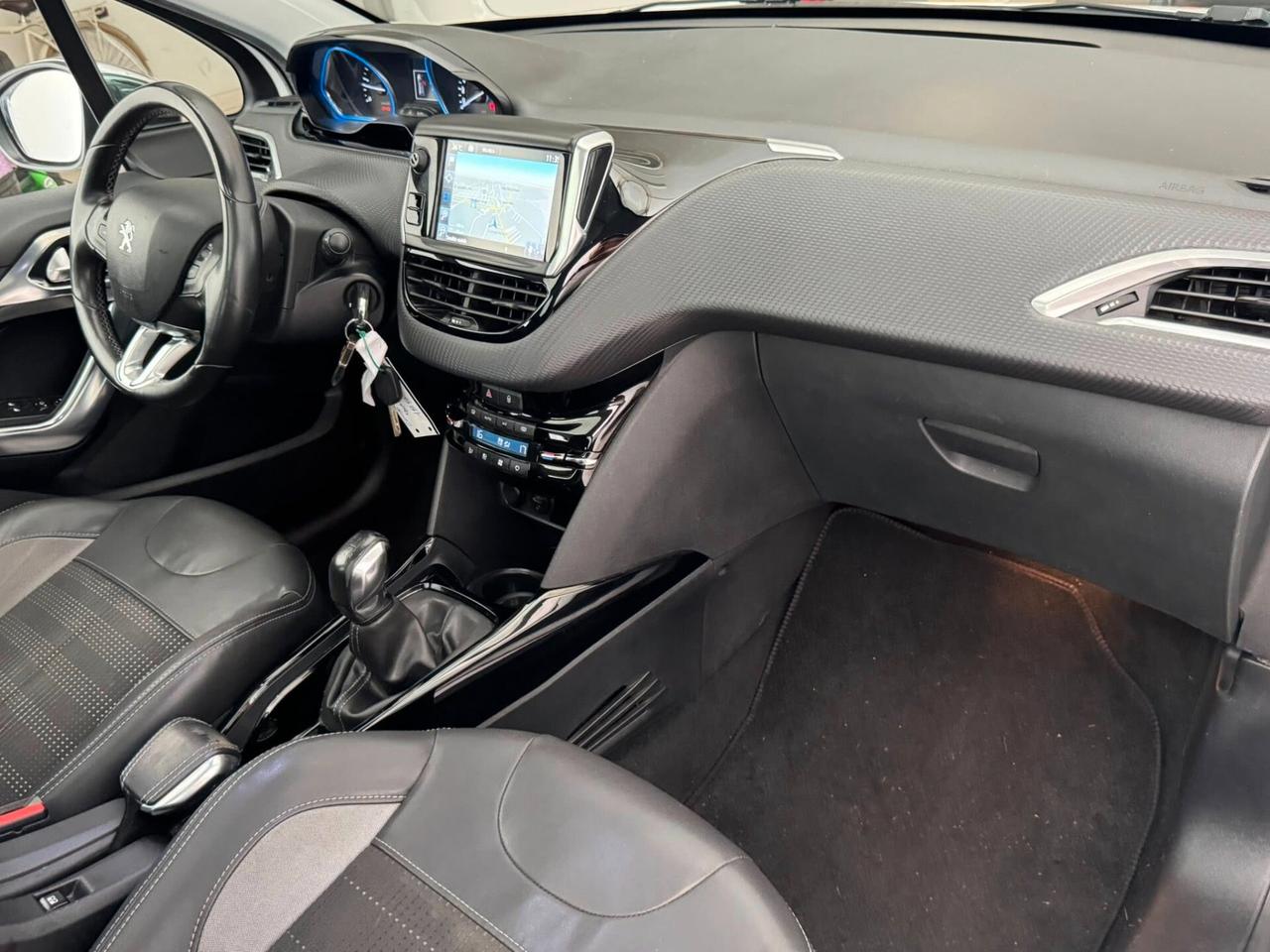 PEUGEOT 2008 1.6 HDI ALLURE TETTO+NAVI+CERCHI