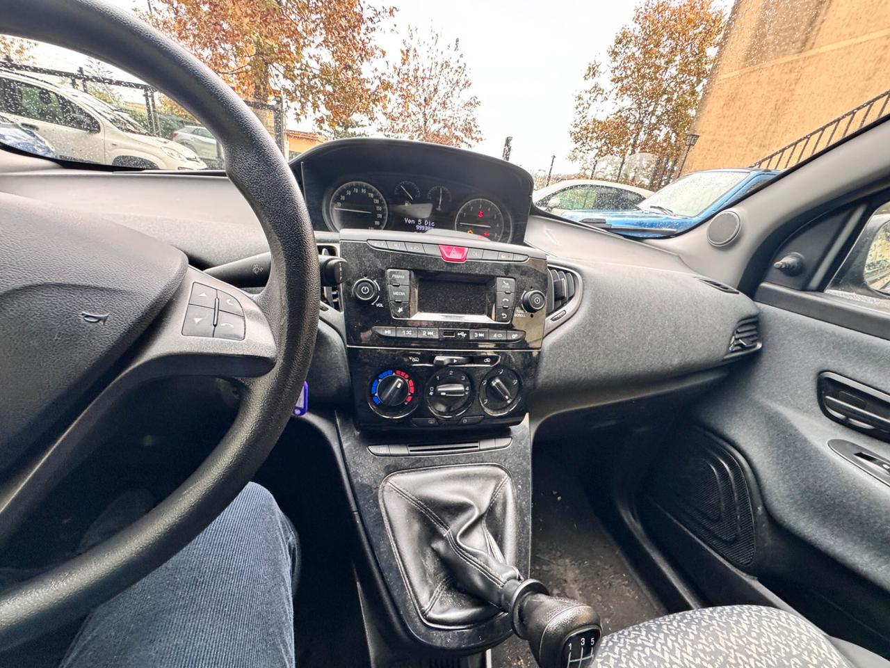 Lancia Ypsilon 1.2 69 CV 5 porte Elefantino