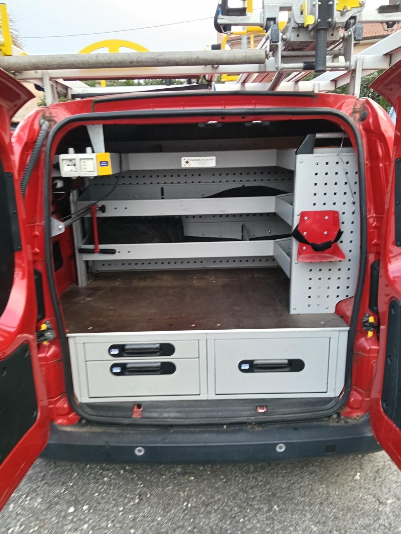 Fiat fiorino 1.3 mtj allestito
