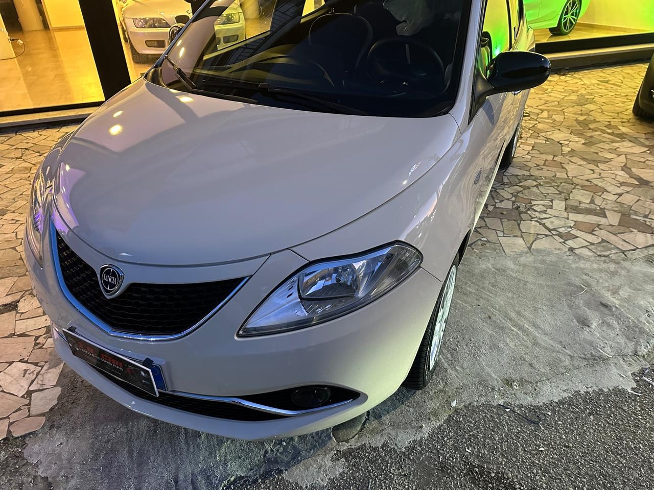 Lancia Ypsilon 1.3 MJT 16V 95 CV 5 porte S&S Silver
