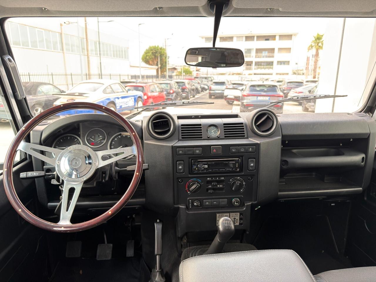 Land Rover Defender 110 2.2 TD4 SE 122 CV SW 7 POSTI AUTOCARRO IVA ESPOSTA