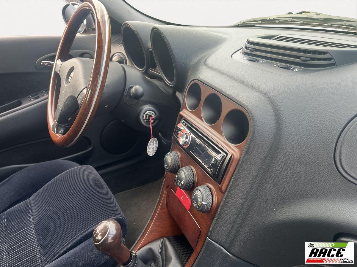 ALFA ROMEO - 156 - 2.0i 16V Twin Spark Distinctive