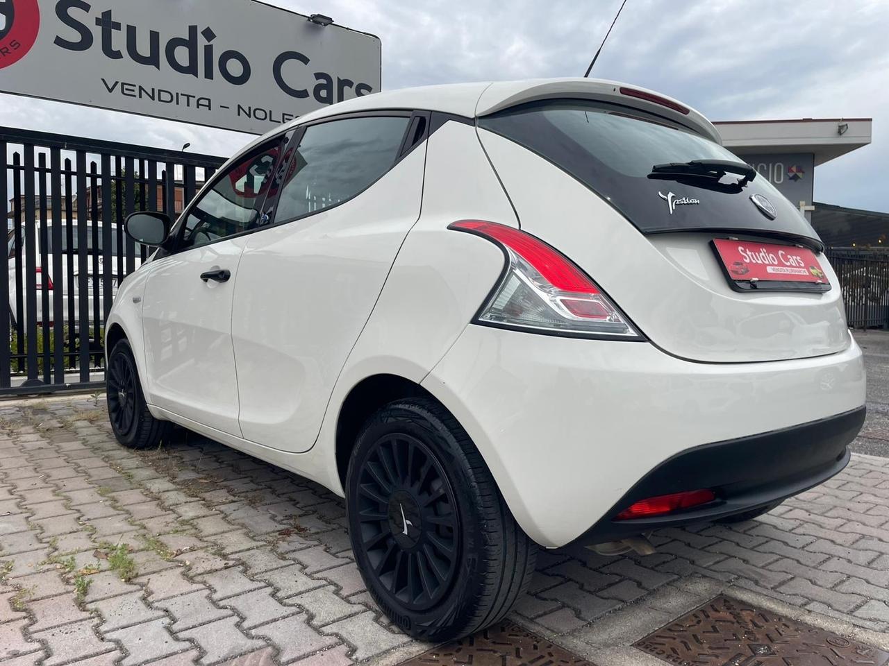 Lancia Ypsilon 1.2 69 CV 5 porte Elefantino Blu